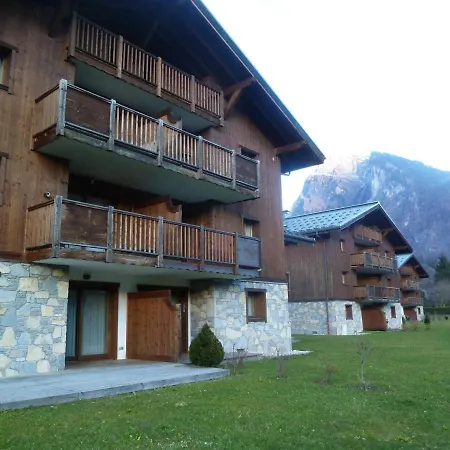 Apartment De Charme Avec Terrasse, Piscine Et Parking, Proche Centre Et Arret Ski-bus - Fr-1-624-105 Samoens