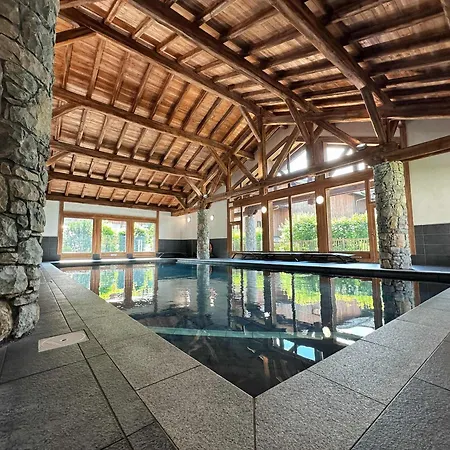 De Charme Avec Terrasse, Piscine Et Parking, Proche Centre Et Arret Ski-bus - Fr-1-624-105 Apartment Samoens