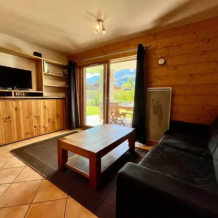 Apartment De Charme Avec Terrasse, Piscine Et Parking, Proche Centre Et Arret Ski-bus - Fr-1-624-105 *